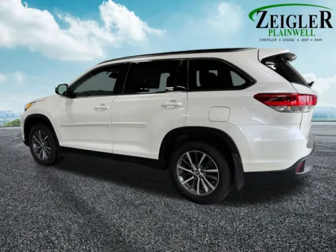 Another view of 2019 Toyota Highlander XLE for sale in Plainwell, MI at Zeigler Chrysler Dodge Jeep Ram of Plainwell