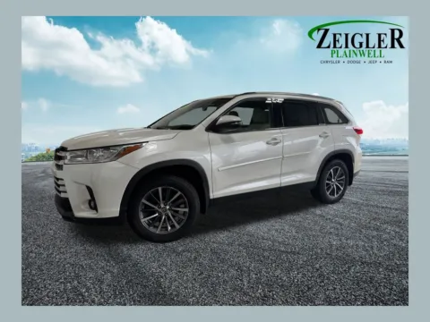 White 2019 Toyota Highlander XLE for sale in Plainwell, MI