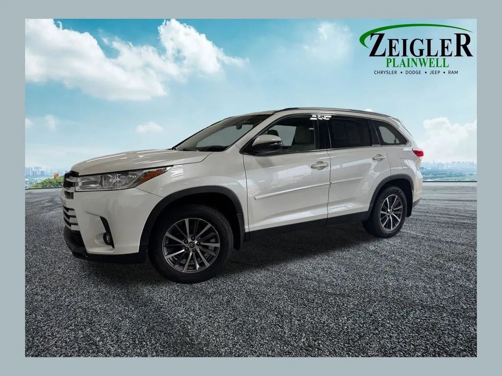 2019 Toyota Highlander XLE for sale in Plainwell, MI