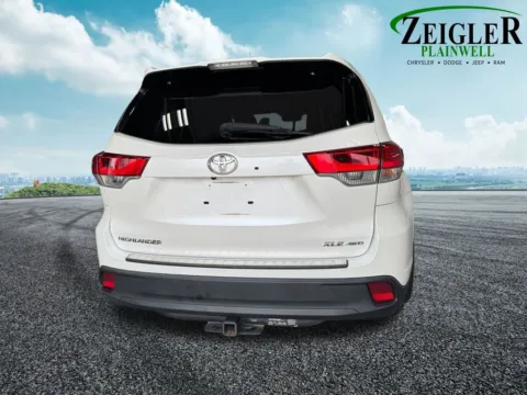 More photos of 2019 Toyota Highlander XLE at Zeigler Chrysler Dodge Jeep Ram of Plainwell, MI