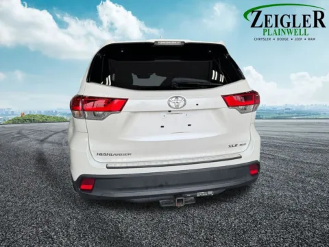 More photos of 2019 Toyota Highlander XLE at Zeigler Chrysler Dodge Jeep Ram of Plainwell, MI