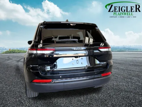 More photos of 2024 Jeep Grand Cherokee Limited at Zeigler Chrysler Dodge Jeep Ram of Plainwell, MI