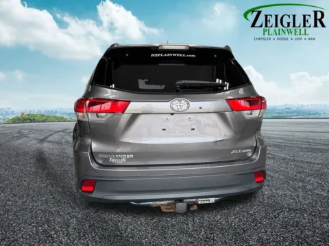 More photos of 2018 Toyota Highlander XLE at Zeigler Chrysler Dodge Jeep Ram of Plainwell, MI