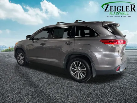 Another view of 2018 Toyota Highlander XLE for sale in Plainwell, MI at Zeigler Chrysler Dodge Jeep Ram of Plainwell