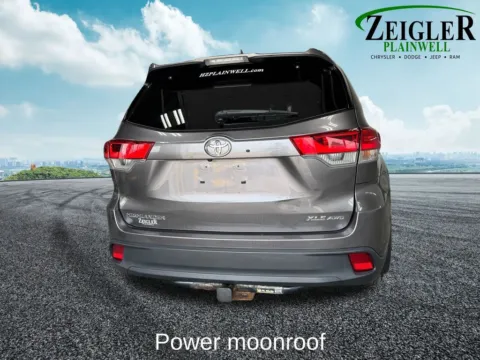 More photos of 2018 Toyota Highlander XLE at Zeigler Chrysler Dodge Jeep Ram of Plainwell, MI