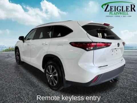 Photos of 2020 Toyota Highlander XLE for sale in Plainwell, MI at Zeigler Chrysler Dodge Jeep Ram of Plainwell
