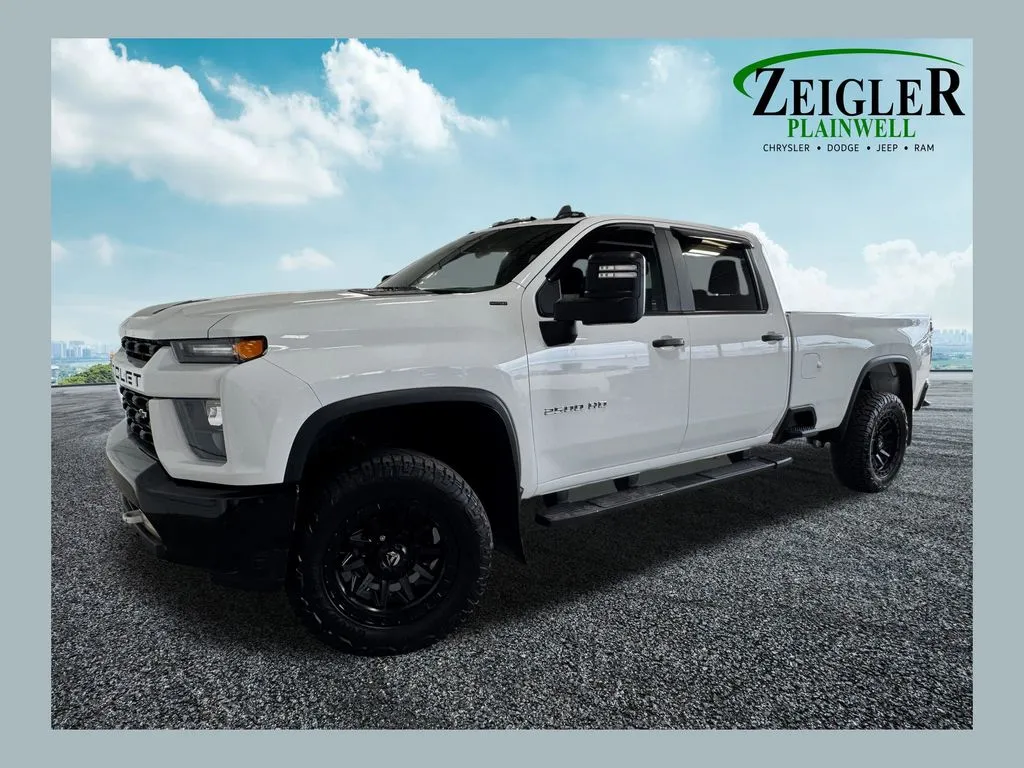 White 2022 Chevrolet Silverado 2500HD Custom for sale in Plainwell, MI
