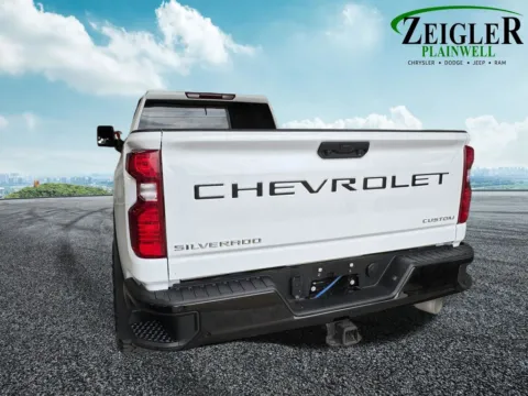 More photos of 2022 Chevrolet Silverado 2500HD Custom at Zeigler Chrysler Dodge Jeep Ram of Plainwell, MI