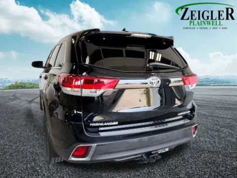 More photos of 2018 Toyota Highlander Limited Platinum at Zeigler Chrysler Dodge Jeep Ram of Plainwell, MI