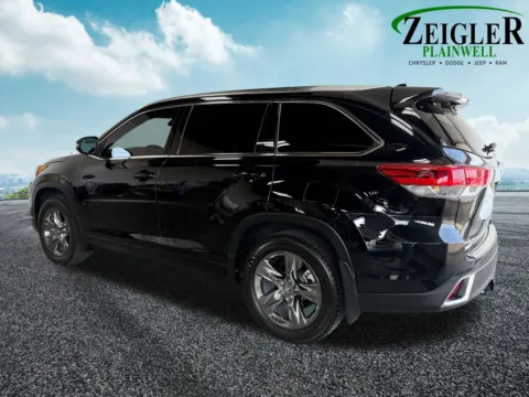 Another view of 2018 Toyota Highlander Limited Platinum for sale in Plainwell, MI at Zeigler Chrysler Dodge Jeep Ram of Plainwell