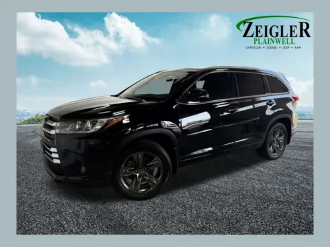 Black 2018 Toyota Highlander Limited Platinum for sale in Plainwell, MI