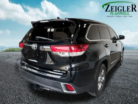 More photos of 2018 Toyota Highlander Limited Platinum at Zeigler Chrysler Dodge Jeep Ram of Plainwell, MI