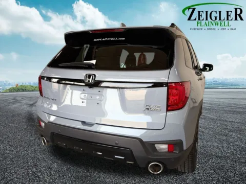 More photos of 2022 Honda Passport Elite at Zeigler Chrysler Dodge Jeep Ram of Plainwell, MI