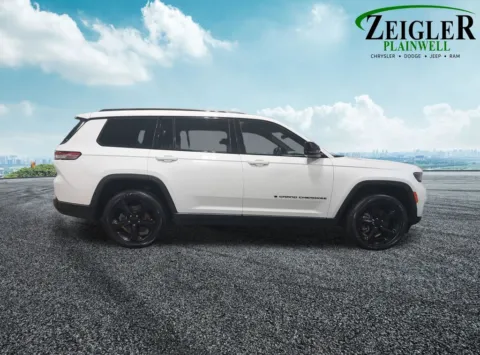 More photos of 2023 Jeep Grand Cherokee L Altitude at Zeigler Chrysler Dodge Jeep Ram of Plainwell, MI