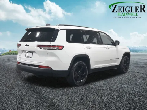 More photos of 2023 Jeep Grand Cherokee L Altitude at Zeigler Chrysler Dodge Jeep Ram of Plainwell, MI