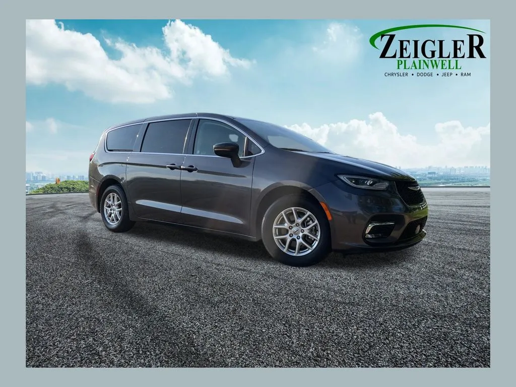 Unknown 2023 Chrysler Pacifica Touring L for sale in Plainwell, MI