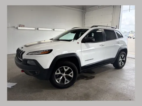 White 2018 Jeep Cherokee Trailhawk for sale in Plainwell, MI