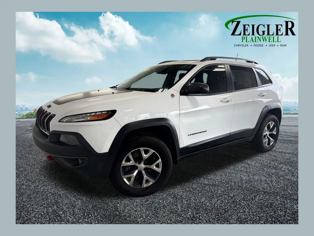 White 2018 Jeep Cherokee Trailhawk for sale in Plainwell, MI