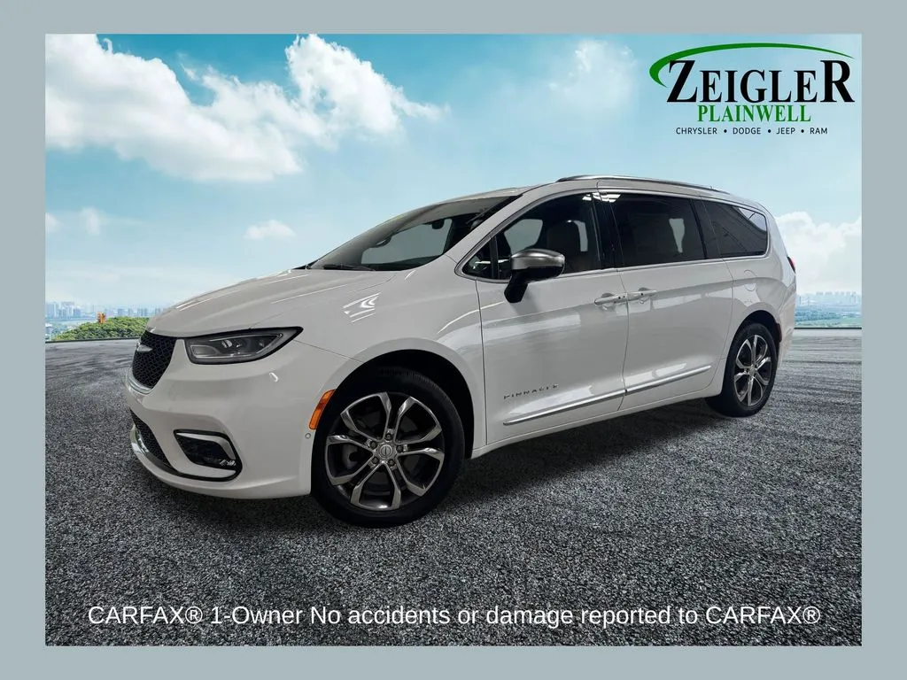 White 2025 Chrysler Pacifica Pinnacle for sale in Plainwell, MI