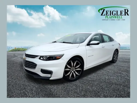 White 2017 Chevrolet Malibu LT for sale in Plainwell, MI