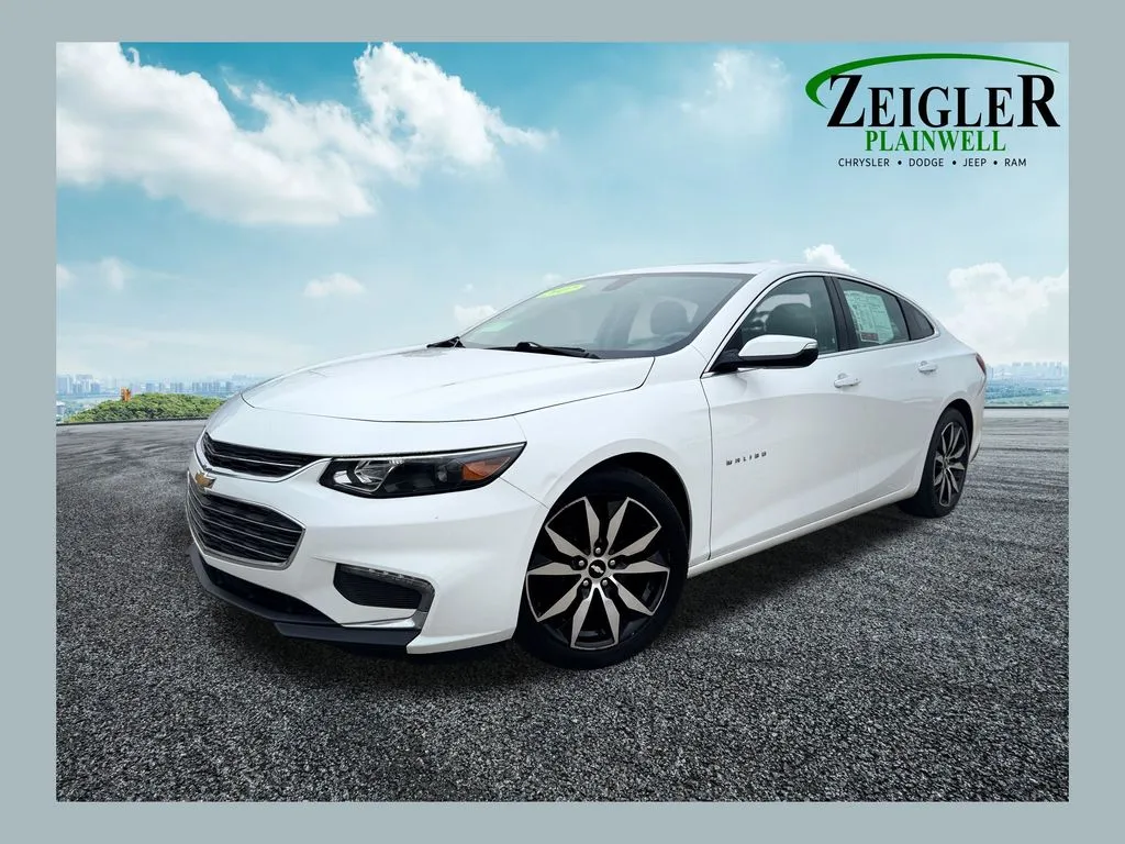 White 2017 Chevrolet Malibu LT for sale in Plainwell, MI