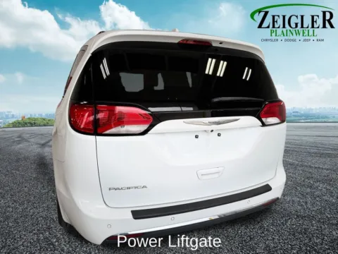 More photos of 2017 Chrysler Pacifica Touring L at Zeigler Chrysler Dodge Jeep Ram of Plainwell, MI