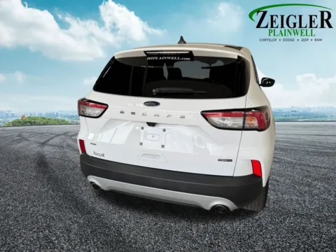 More photos of 2022 Ford Escape Hybrid SE at Zeigler Chrysler Dodge Jeep Ram of Plainwell, MI