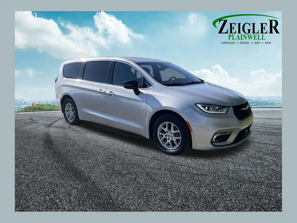 Silver 2024 Chrysler Pacifica Touring for sale in Plainwell, MI