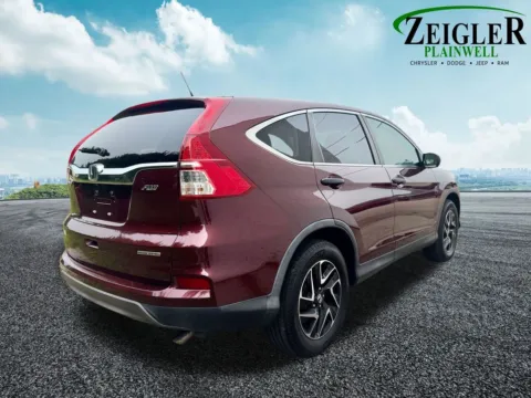 More photos of 2016 Honda CR-V SE at Zeigler Chrysler Dodge Jeep Ram of Plainwell, MI
