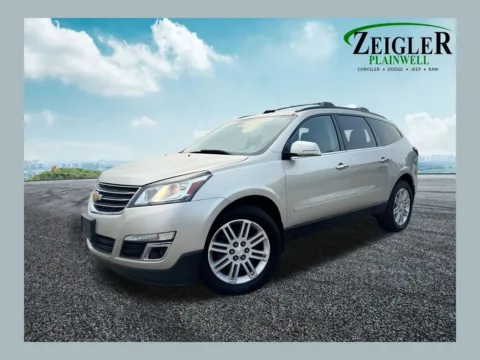 Silver 2015 Chevrolet Traverse LT for sale in Plainwell, MI