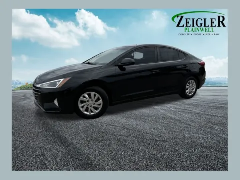 Black 2019 Hyundai Elantra SE for sale in Plainwell, MI
