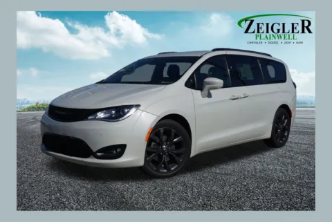 White 2020 Chrysler Pacifica Touring for sale in Plainwell, MI