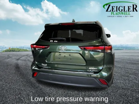 More photos of 2024 Toyota Highlander XLE at Zeigler Chrysler Dodge Jeep Ram of Plainwell, MI
