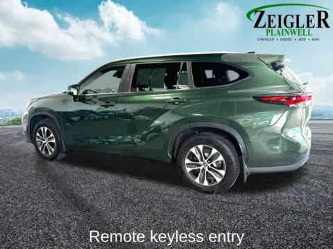 Another view of 2024 Toyota Highlander XLE for sale in Plainwell, MI at Zeigler Chrysler Dodge Jeep Ram of Plainwell