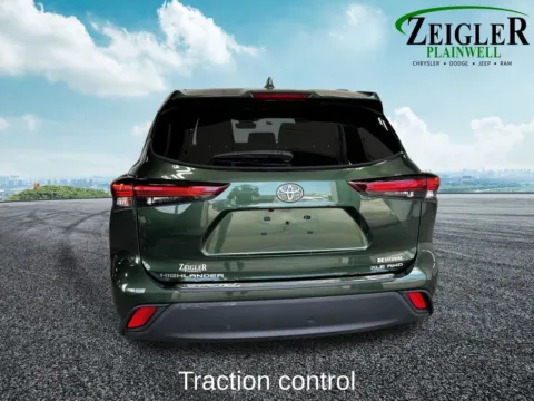 More photos of 2024 Toyota Highlander XLE at Zeigler Chrysler Dodge Jeep Ram of Plainwell, MI