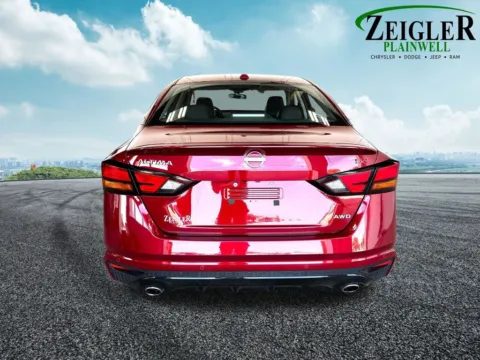 More photos of 2024 Nissan Altima 2.5 SR at Zeigler Chrysler Dodge Jeep Ram of Plainwell, MI