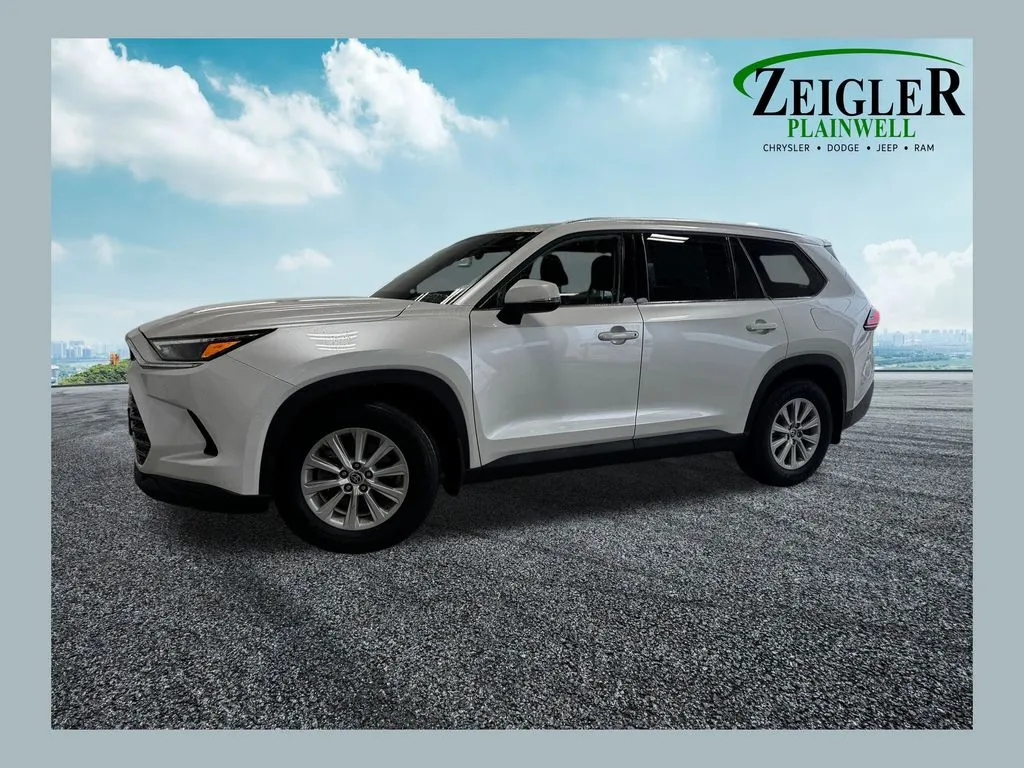 Unknown 2024 Toyota Grand Highlander XLE for sale in Plainwell, MI