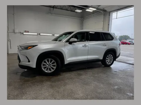 Unknown 2024 Toyota Grand Highlander XLE for sale in Plainwell, MI