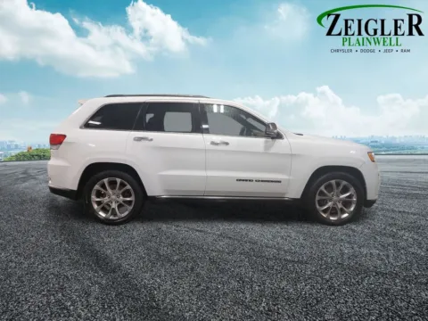 More photos of 2019 Jeep Grand Cherokee Summit at Zeigler Chrysler Dodge Jeep Ram of Plainwell, MI