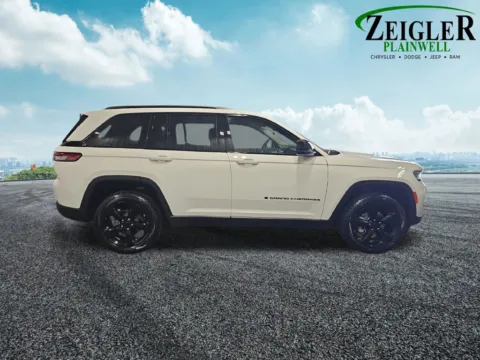 More photos of 2023 Jeep Grand Cherokee Limited at Zeigler Chrysler Dodge Jeep Ram of Plainwell, MI