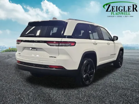 More photos of 2023 Jeep Grand Cherokee Limited at Zeigler Chrysler Dodge Jeep Ram of Plainwell, MI