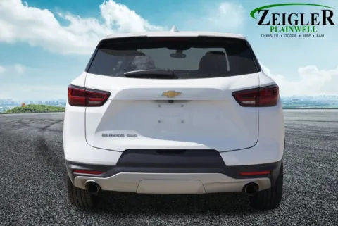 More photos of 2023 Chevrolet Blazer LT at Zeigler Chrysler Dodge Jeep Ram of Plainwell, MI
