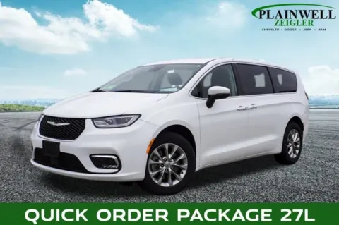 White 2023 Chrysler Pacifica Touring L for sale in Plainwell, MI
