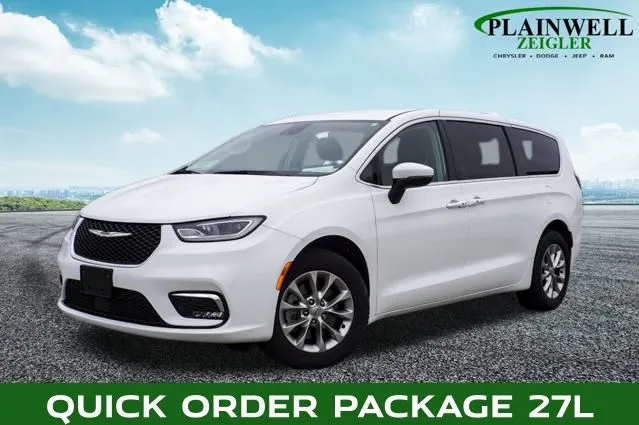 White 2023 Chrysler Pacifica Touring L for sale in Plainwell, MI