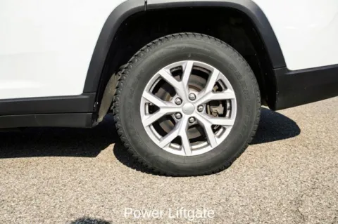 Another view of 2022 Jeep Grand Cherokee L Limited for sale in Plainwell, MI at Zeigler Chrysler Dodge Jeep Ram of Plainwell