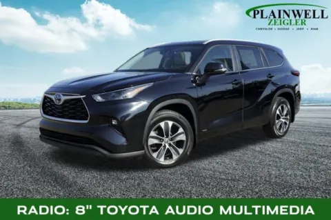 Black 2023 Toyota Highlander Hybrid XLE for sale in Plainwell, MI