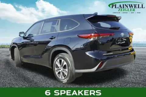Photos of 2023 Toyota Highlander Hybrid XLE for sale in Plainwell, MI at Zeigler Chrysler Dodge Jeep Ram of Plainwell