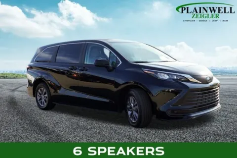 More photos of 2024 Toyota Sienna LE at Zeigler Chrysler Dodge Jeep Ram of Plainwell, MI