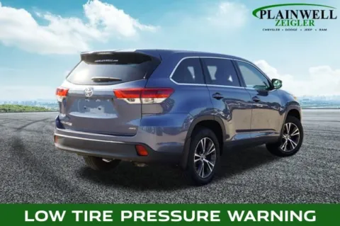 Another view of 2019 Toyota Highlander LE for sale in Plainwell, MI at Zeigler Chrysler Dodge Jeep Ram of Plainwell