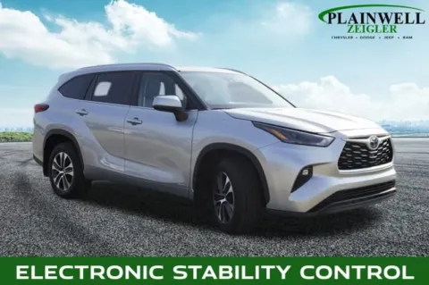 More photos of 2023 Toyota Highlander Hybrid XLE at Zeigler Chrysler Dodge Jeep Ram of Plainwell, MI